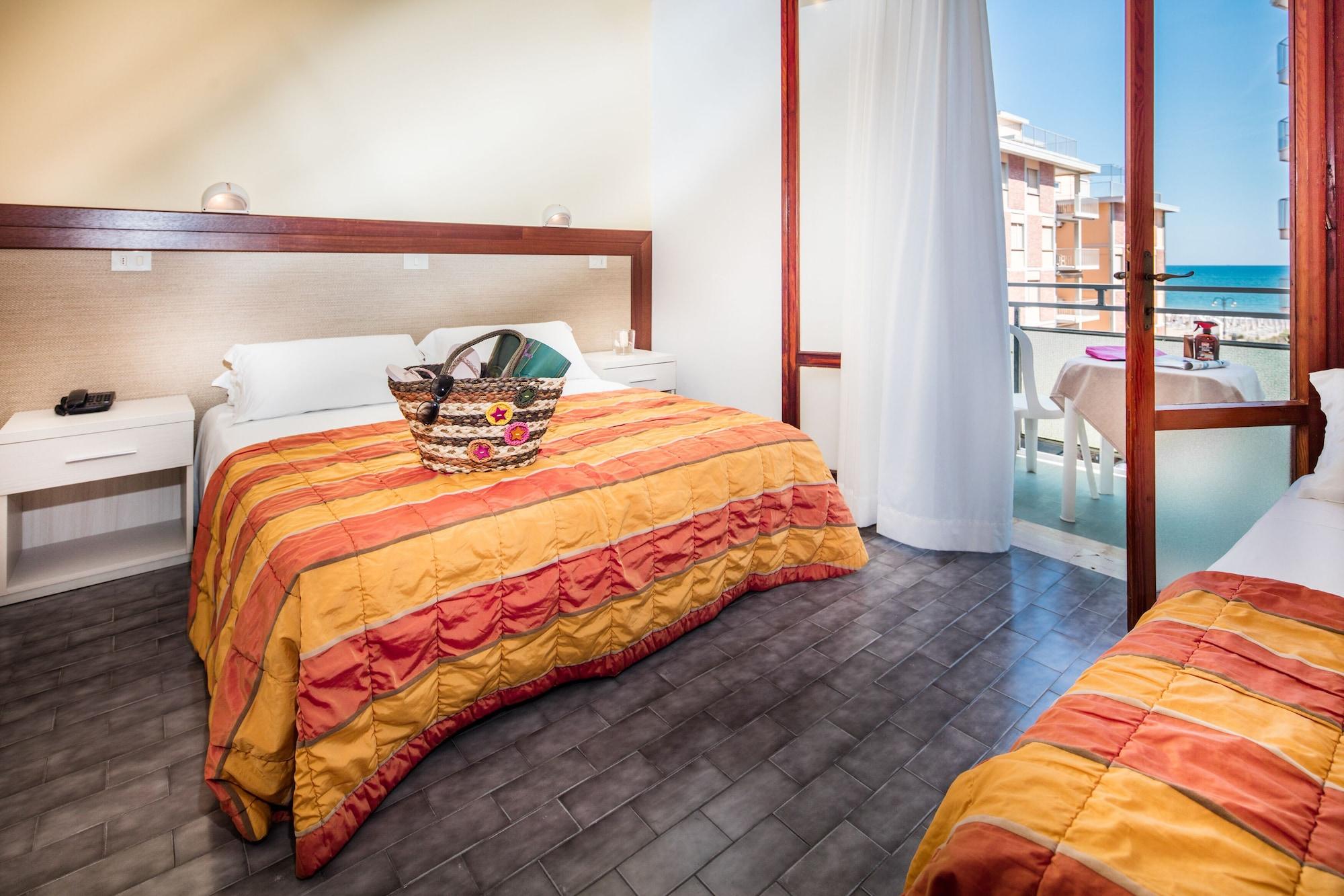Hotel Bettina Lido di Jesolo Exterior photo