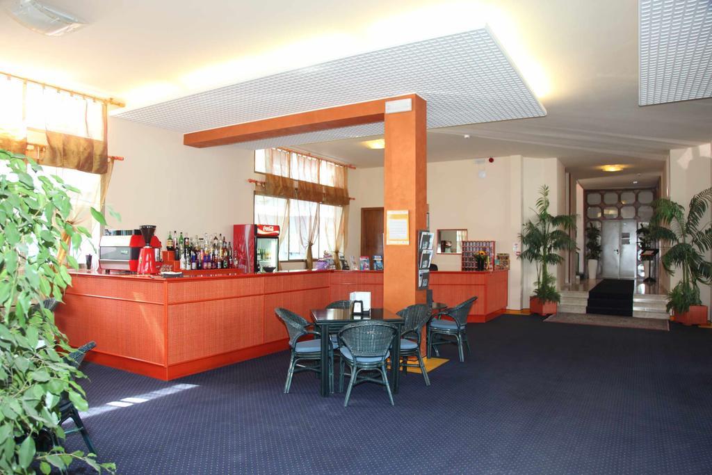 Hotel Bettina Lido di Jesolo Exterior photo
