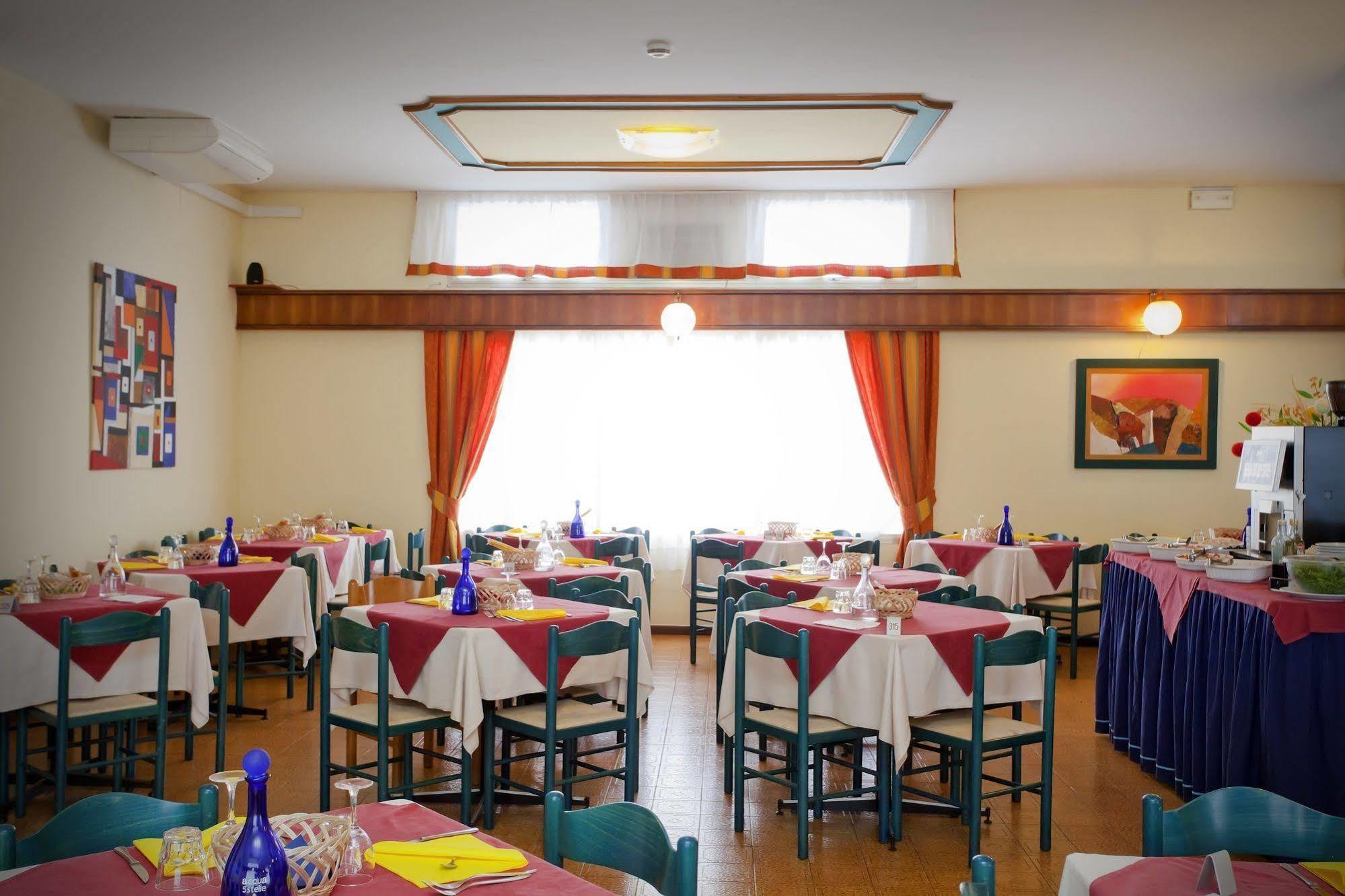 Hotel Bettina Lido di Jesolo Exterior photo